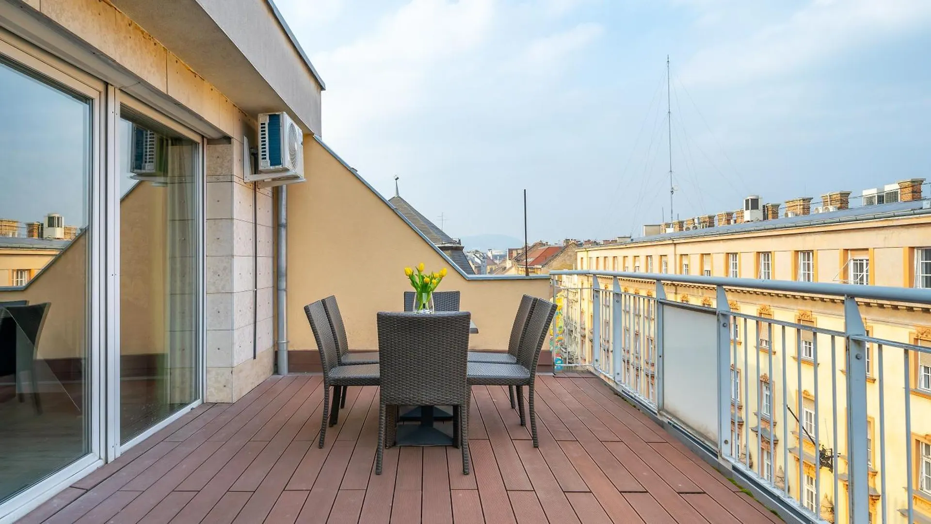 Skyline Terrace Apartment Budapest 0*,